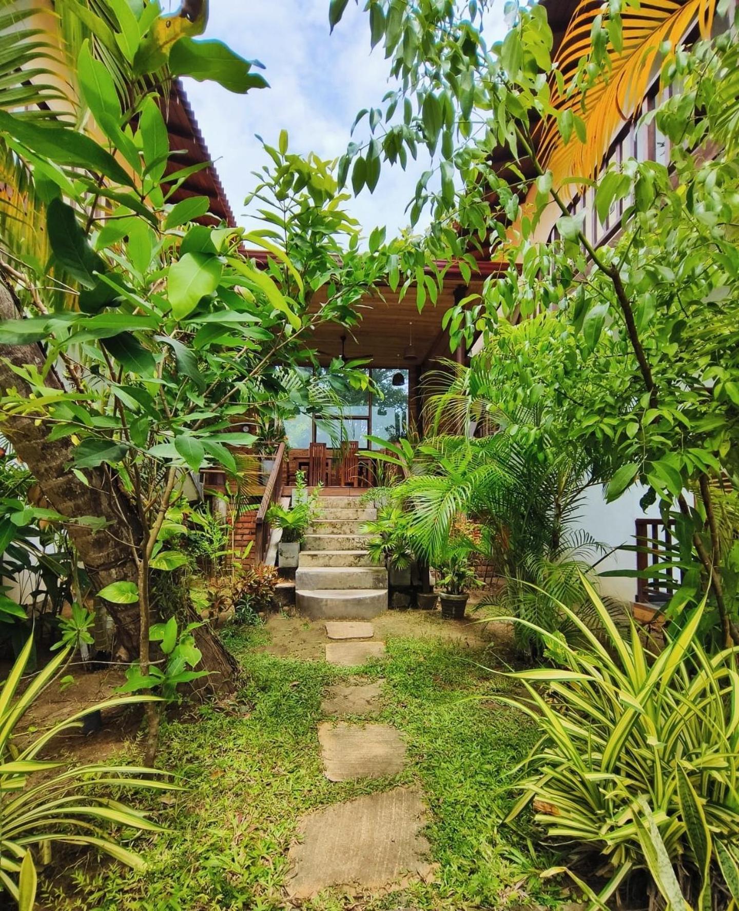 The Lookout Lodge Tangalle Exterior photo